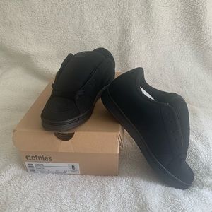 Etnies skate shoes. Brand new.